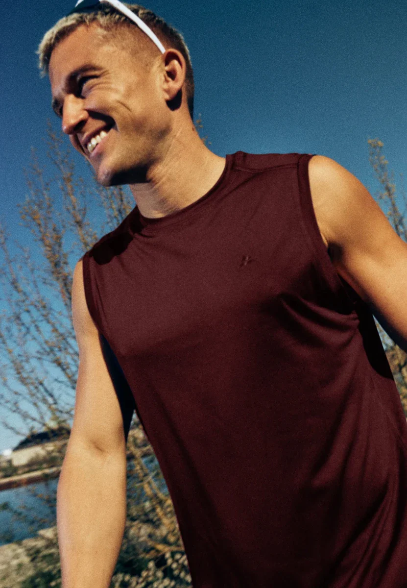 MOMENTUM RUNNING TANKTOP - Image 15